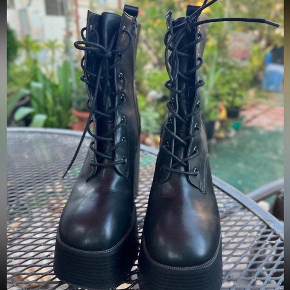 Urban Outfitters Black Footwear - Picture 5 of 12